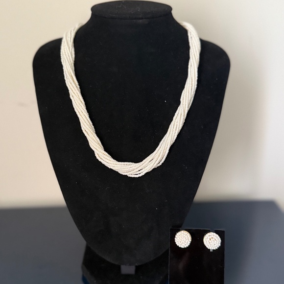 Twisted Multilayered Pearl Necklace with Studs - Picture 1 of 2